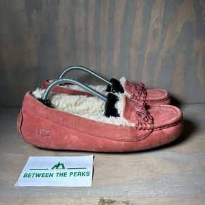 UGG Womens 8 Suki Sheepskin Moccasin Flat Shoes Red Slip On Moc Toe Shearling